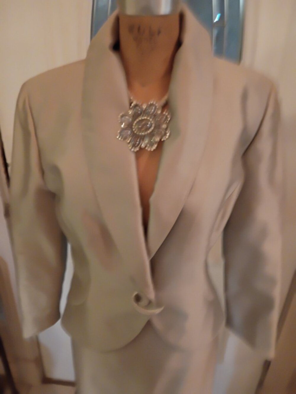 BEAUTIFUL - Picture 2 of 5